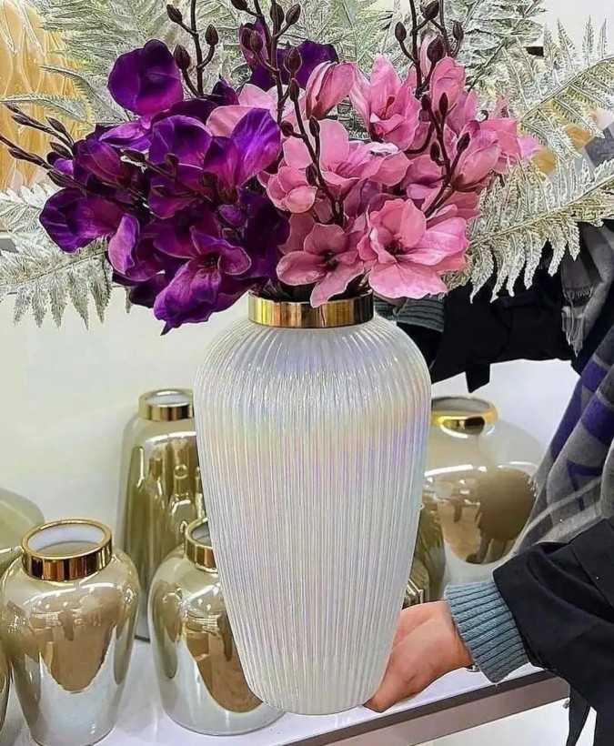 گلدان شیشه ای بهار خط دار