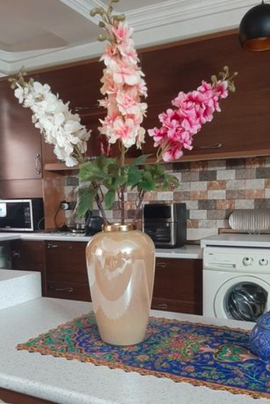 گلدان شیشه ای بهار