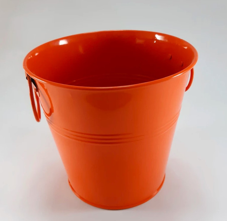 Galvanized metal vase with earrings, 23 cm