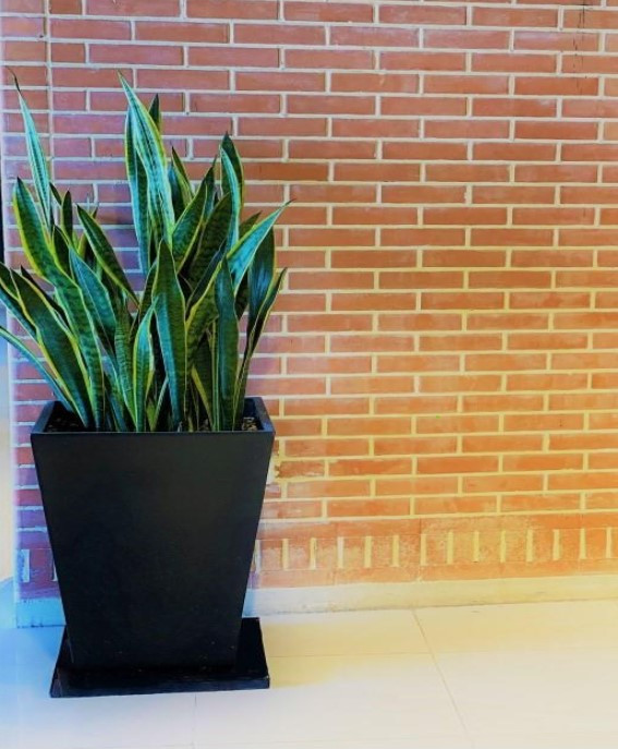 گلدان فایبرگلاس ذوزنقه ای