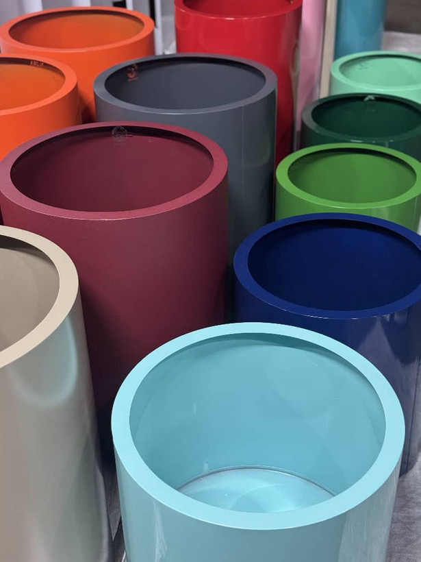 گلدان استوانه ای فلزی قطر 60 سانتیمتر - چرخدار - زیرگلدانی کشویی - ورق 1 میل - رنگ کوره ای