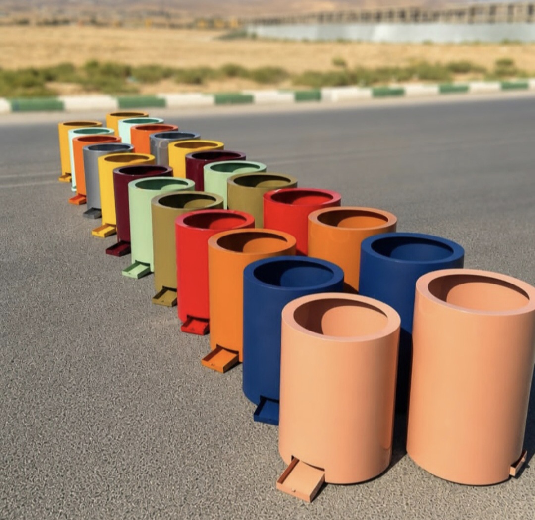 گلدان استوانه ای فلزی قطر 50 سانتیمتر - چرخدار - زیرگلدانی کشویی - ورق 1 میل - رنگ کوره ای